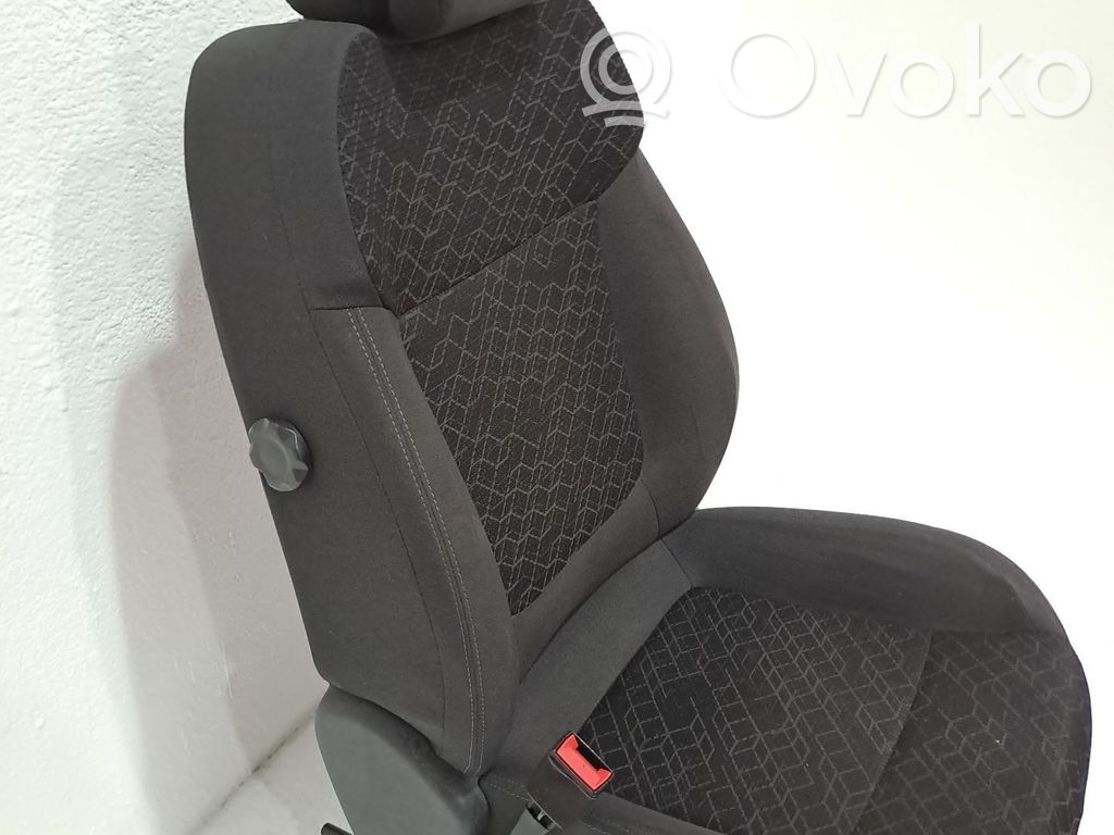 Peugeot 3008 II Sedile anteriore del conducente 