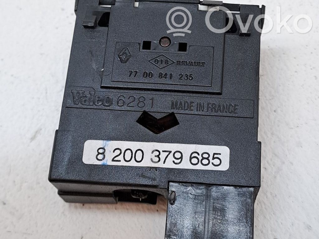 Interruptor de luz   7700841235,8200379685