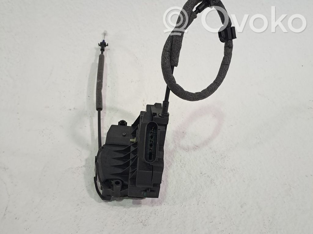 Serrure de porte avant   2066073
