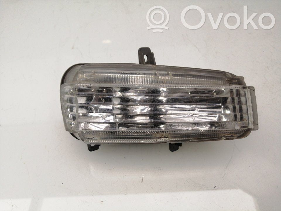 Front indicator light   E22151060B