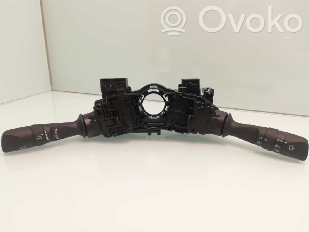 Toyota Land Cruiser (J120) Butoane/comutatoare pe volan