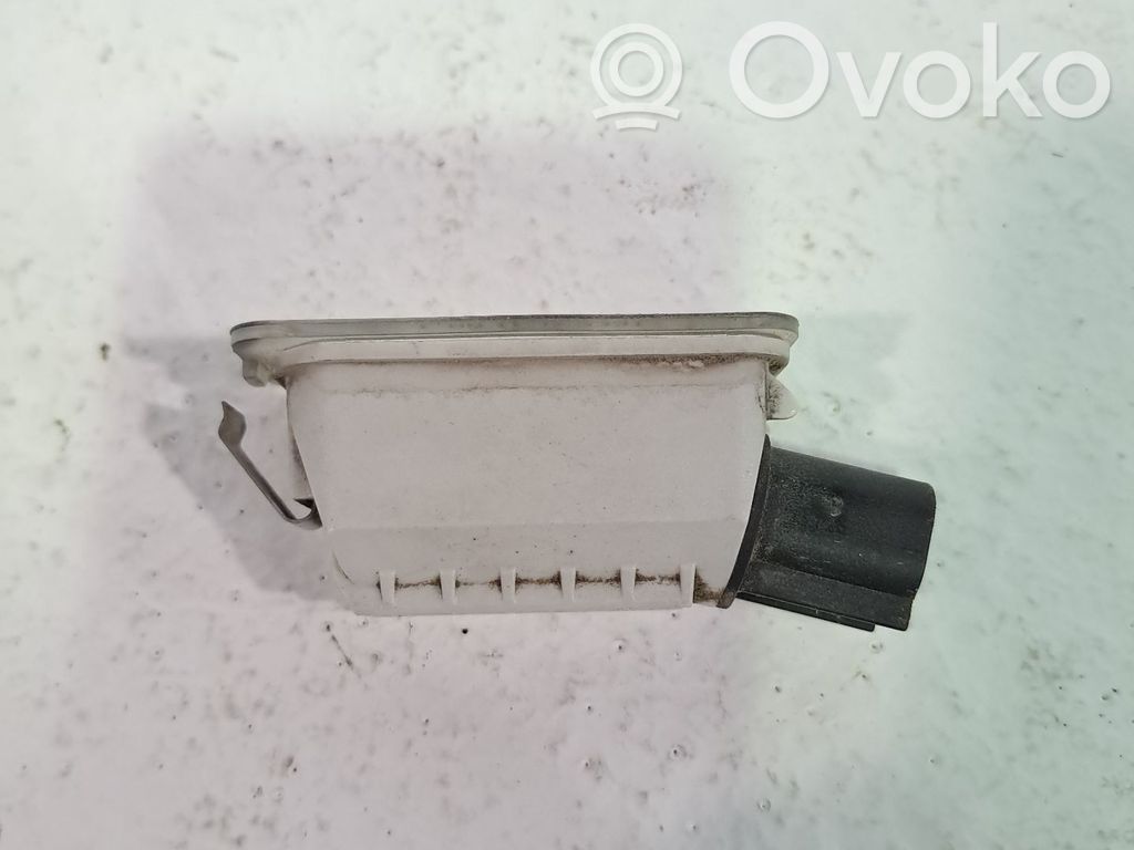 Ford Mondeo MK II Éclairage de plaque d'immatriculation 
