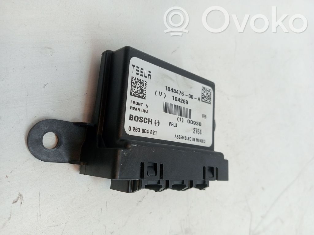 Unidad de control/módulo de carrocería central   104847600D