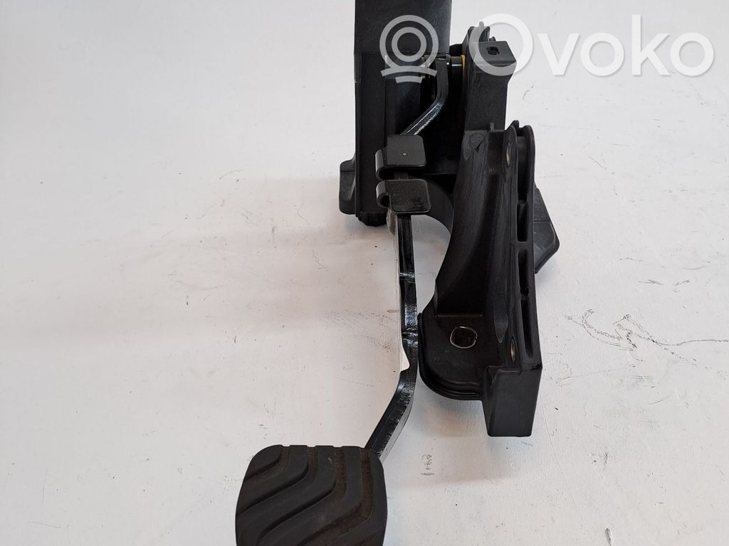 Pedal de freno   465012074R