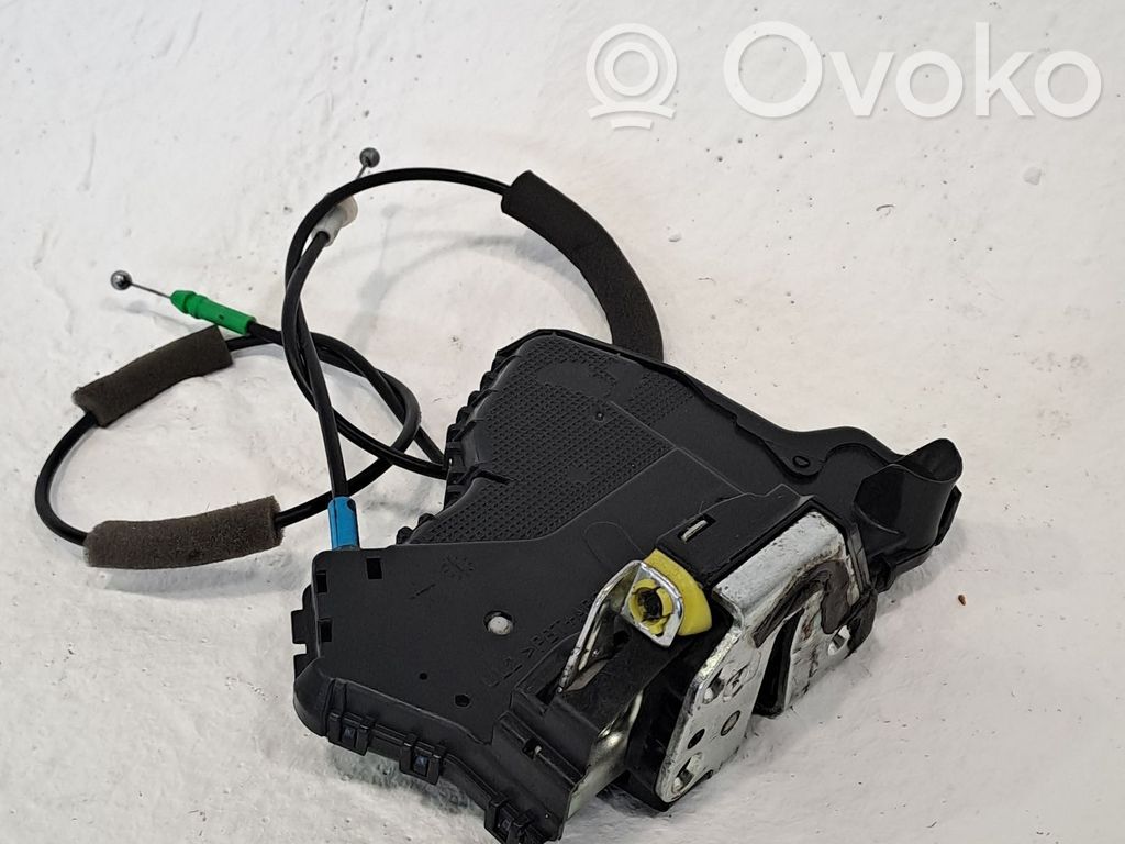 Toyota Avensis T270 Zamek drzwi przednich 