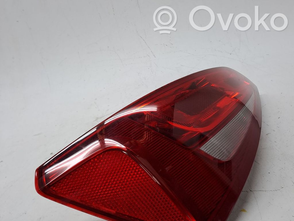 Audi Q5 SQ5 8R Takavalon polttimo 