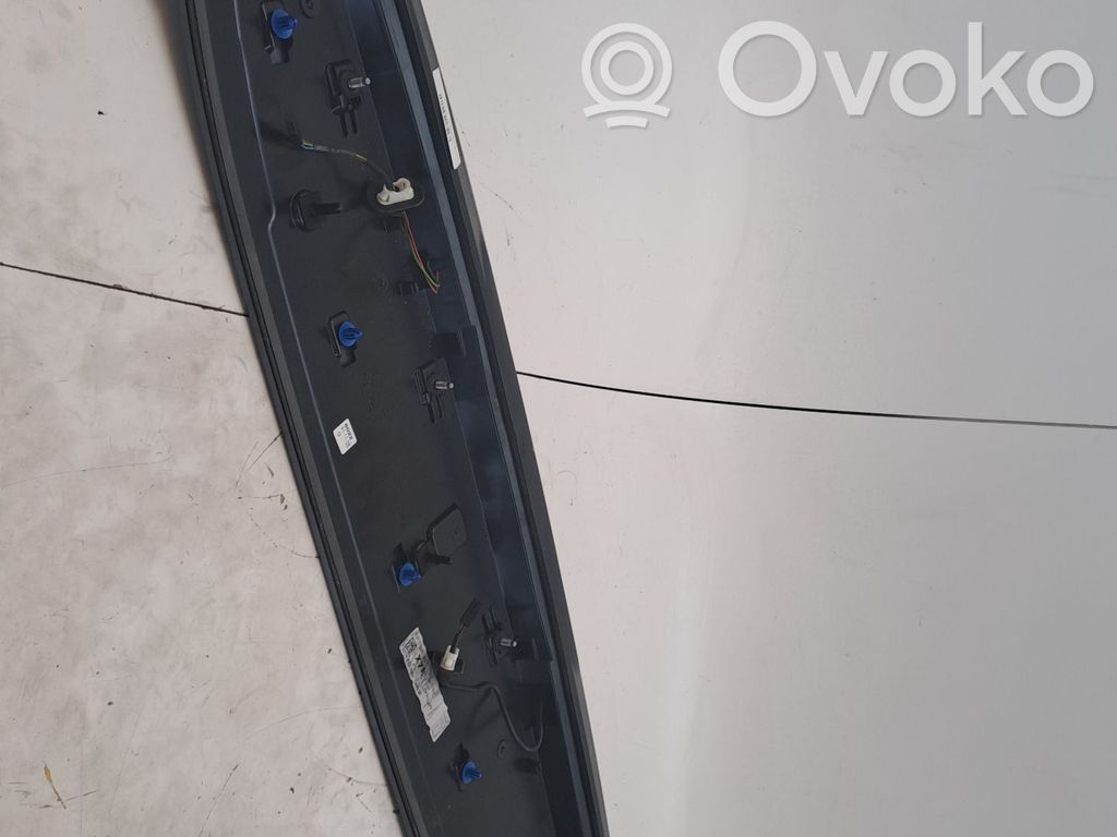 Tailgate/trunk spoiler   8V4827933BGRU