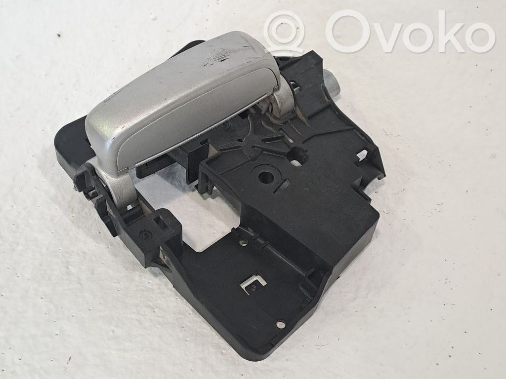 Tailgate trunk handle   9143T2