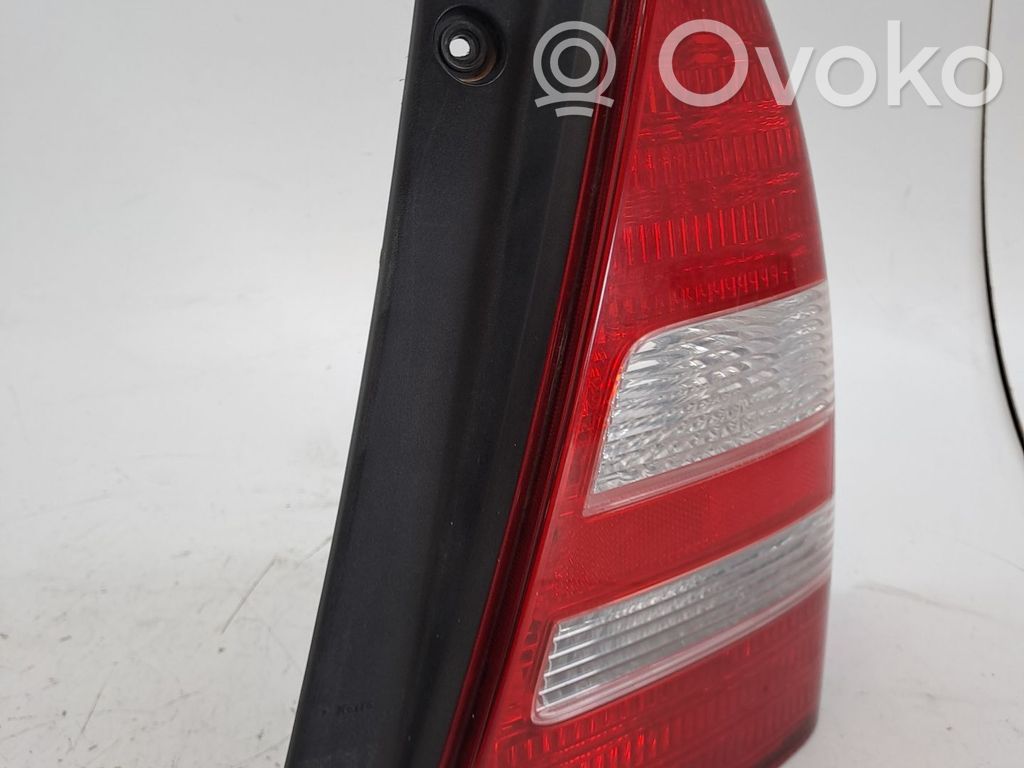 Lámpara de faros/luces traseros   84201SA060
