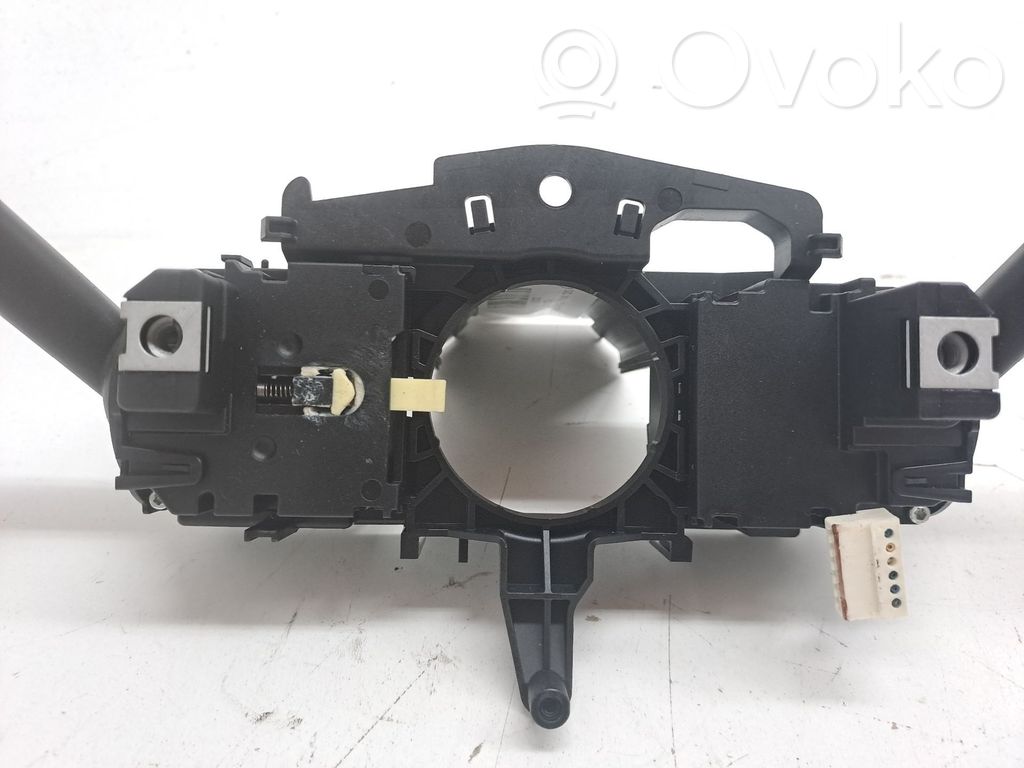 Volkswagen Golf VII Pulsanti/interruttori sul volante