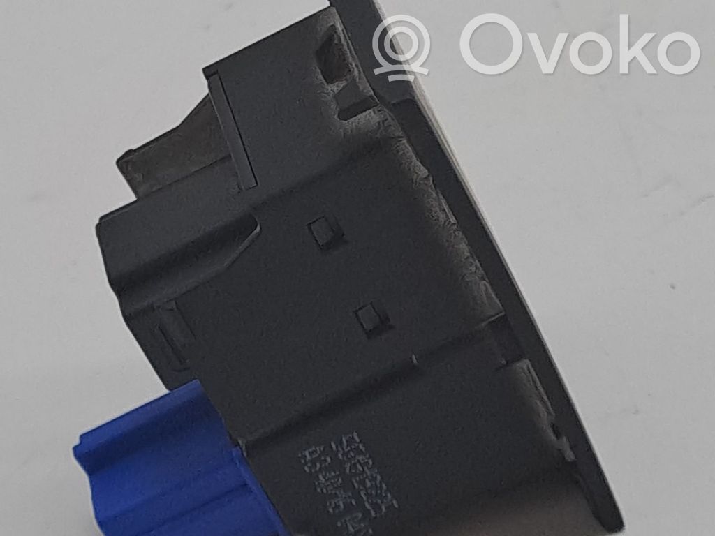 Comutator lumini pericol   5G0953509A