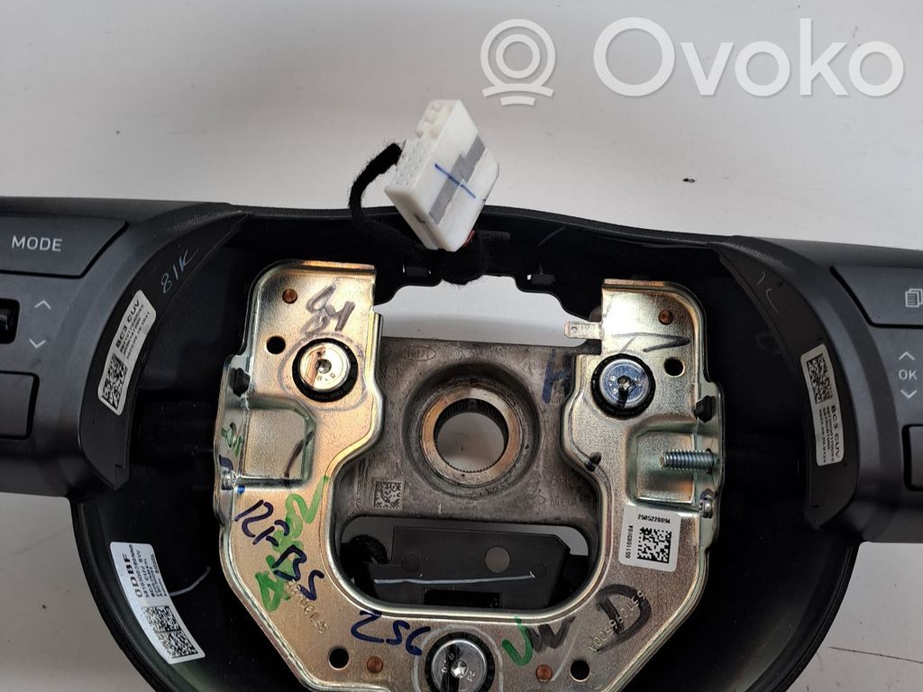 Volan   56100Q0DB0NNB