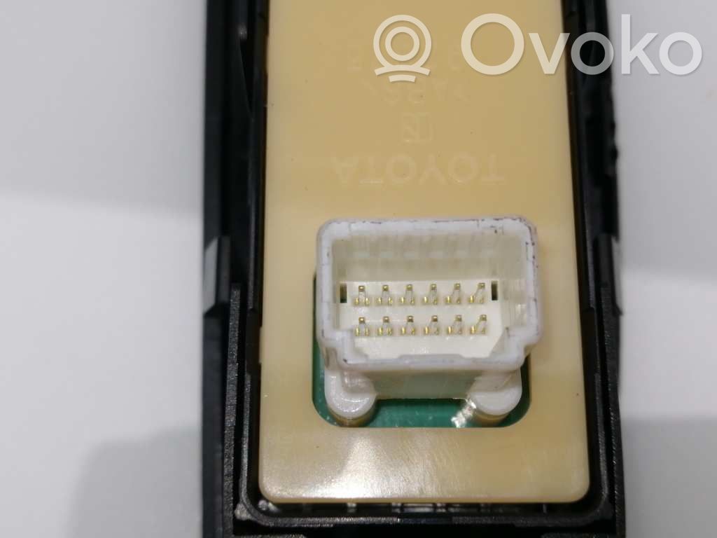 Electric window control switch   8481033110