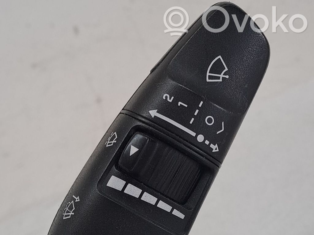 Boutons / interrupteurs volant   93403F2800