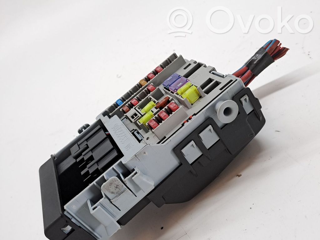 Opel Astra J Modulo fusibile