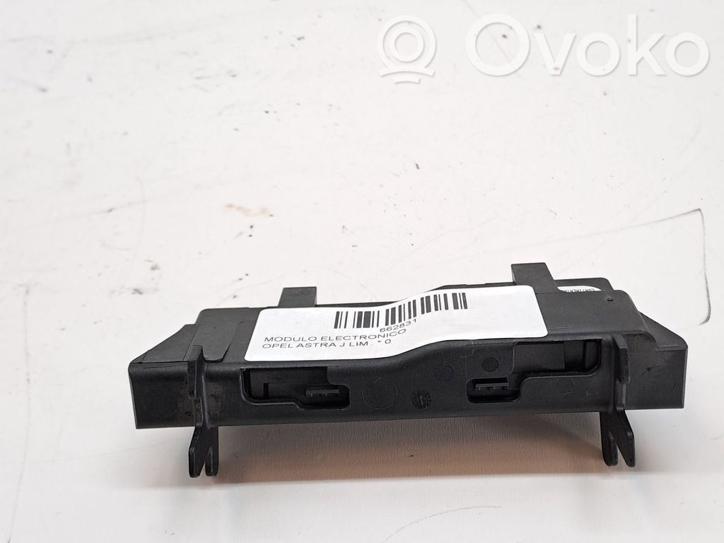 Opel Astra J Unidad de control/módulo de carrocería central 