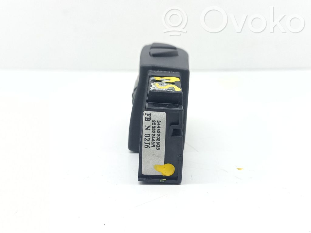 Renault Clio IV Pulsanti/interruttori sul volante 