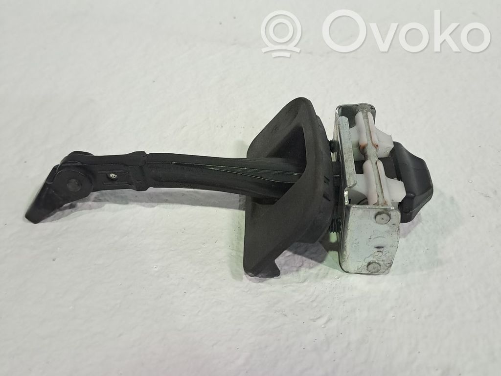 Ford Focus Etuoven pidätin 