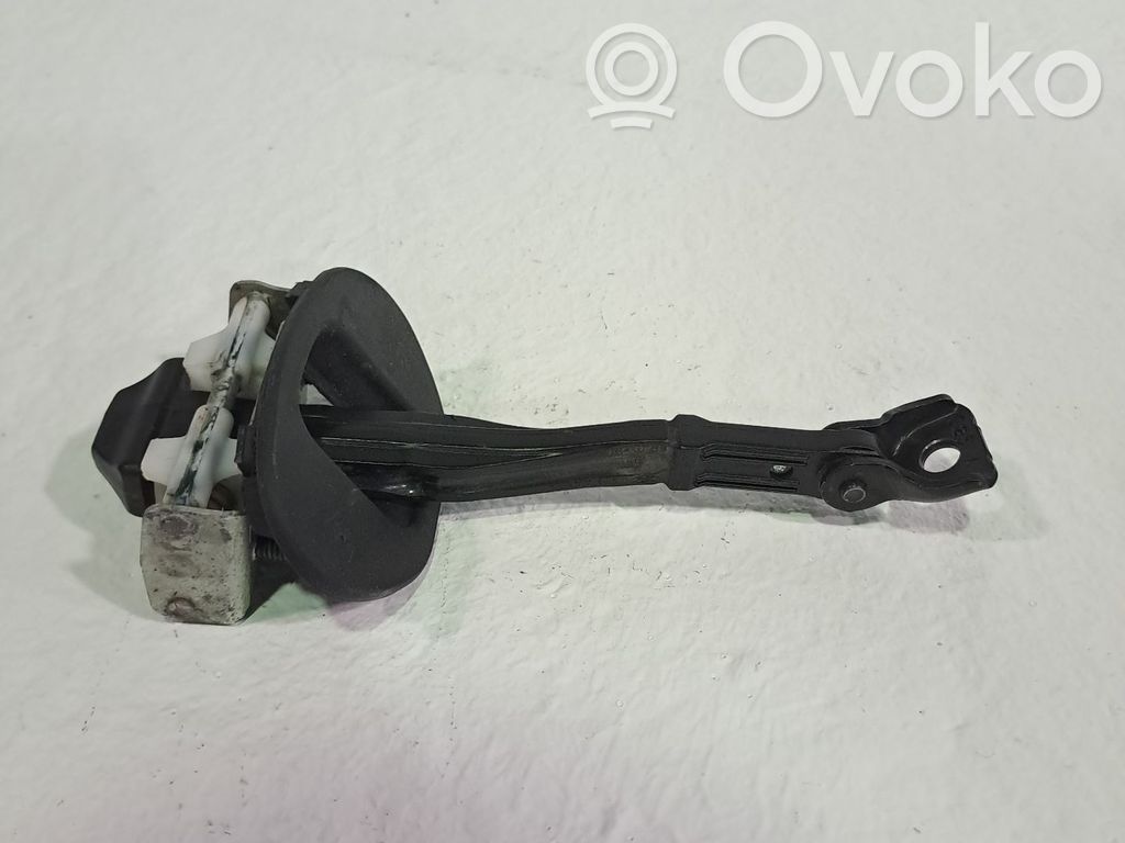 Ford Focus Etuoven pidätin 
