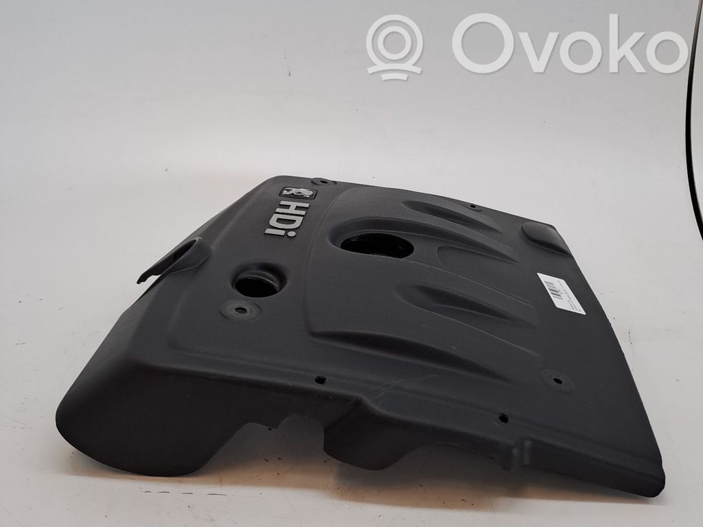 Capac protecție motor   013737