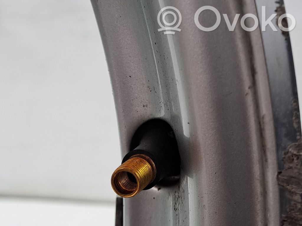R24-kevytmetallivanne   8V0601025BL,8V0601025AJ