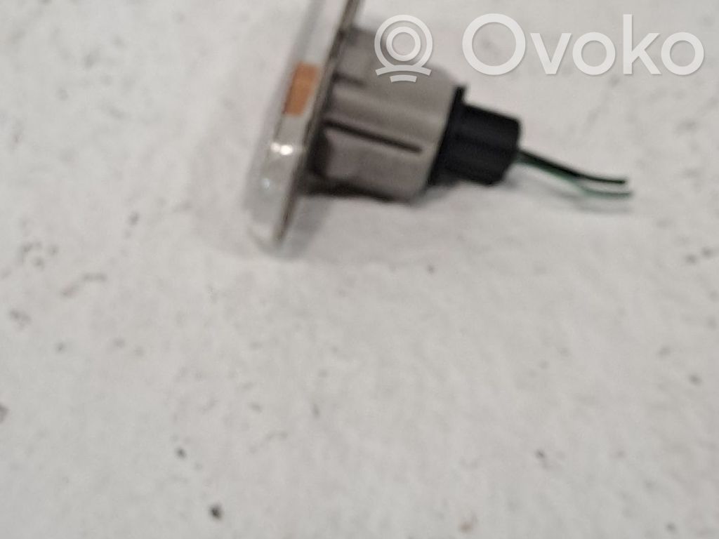 Etupuskurin suuntavilkku   8200257684
