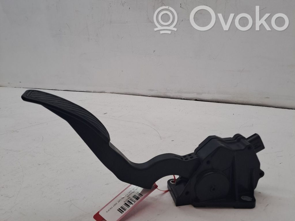 Akceleratoriaus pedalas   DF7141600B