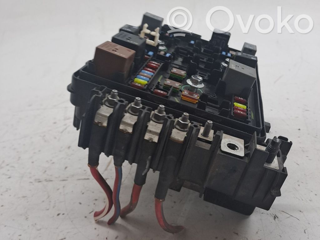 Opel Astra K Módulo de fusible 