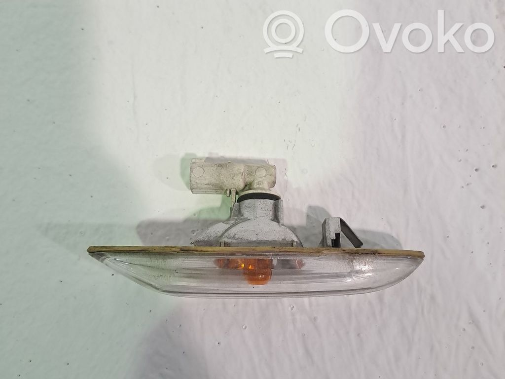 Indicatore di direzione del parafango anteriore   63137253326