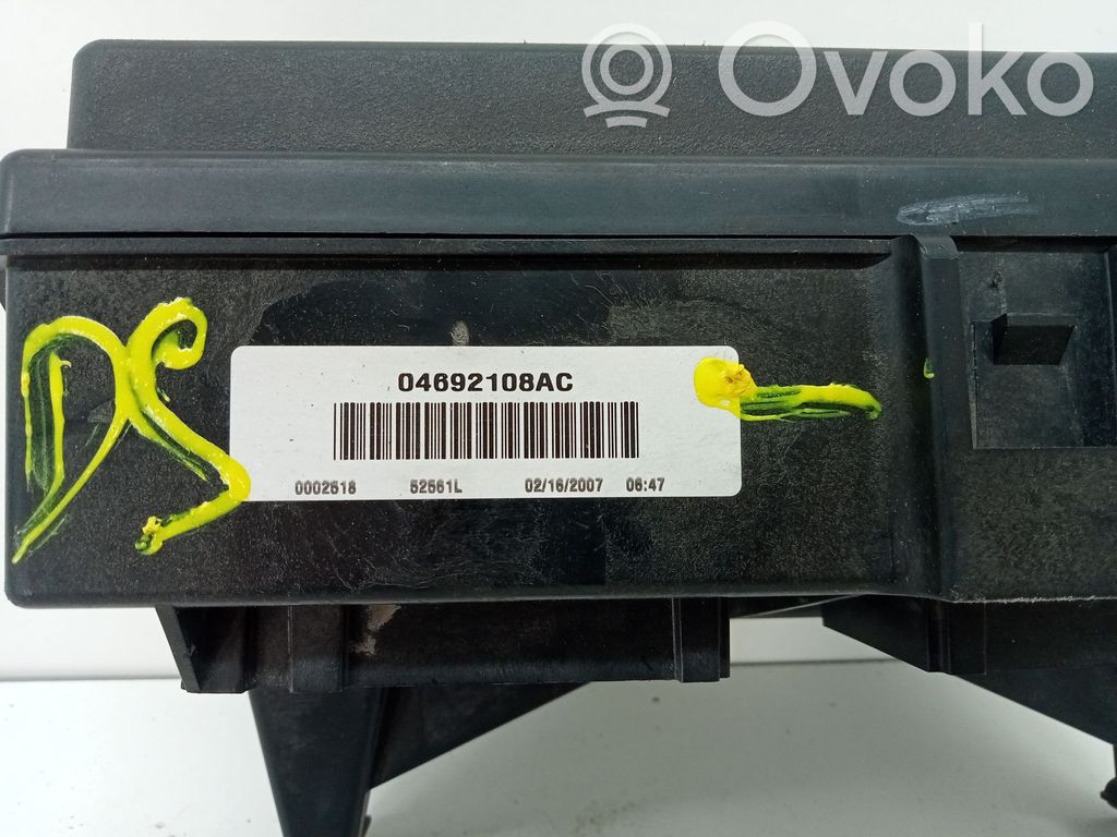 Jeep Grand Cherokee (WK) Módulo de fusible 