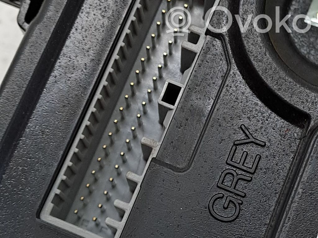Steuergerät   284B13640R
