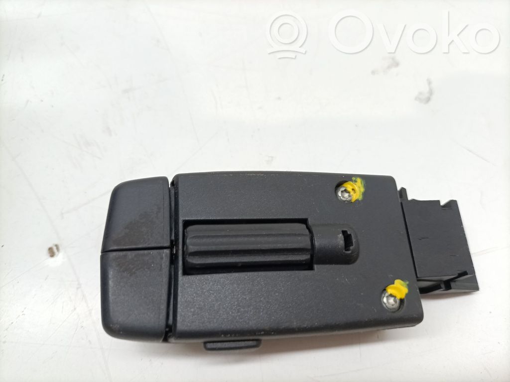 Renault Clio III Pulsanti/interruttori sul volante 