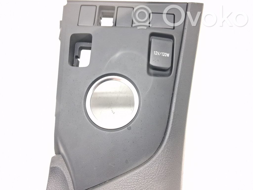 Toyota Auris 150 Verkleidung des Armaturenbretts 