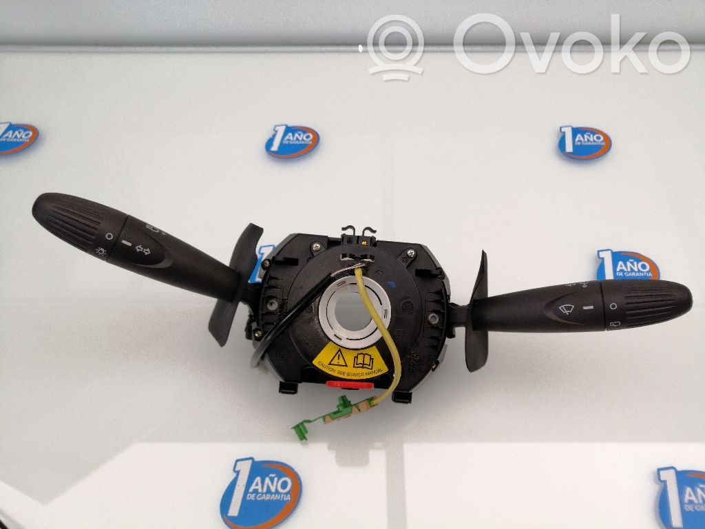 Boutons / interrupteurs volant   B826