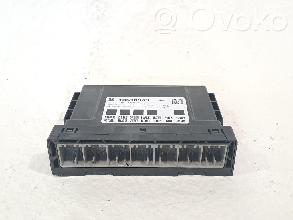 Unidad de control/módulo de carrocería central   13515939