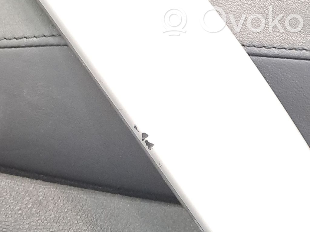 Revestimiento de puerta delantera   51413451210