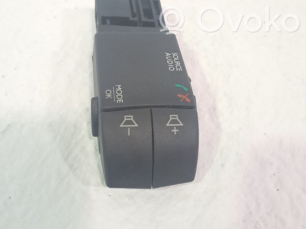 Renault Captur Pulsanti/interruttori sul volante 