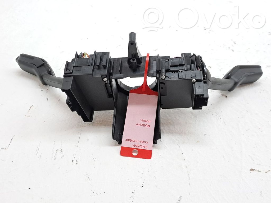 Seat Arona Pulsanti/interruttori sul volante 