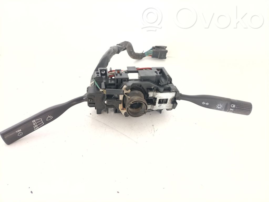 Daihatsu Feroza Interruptores/botones de la columna de dirección