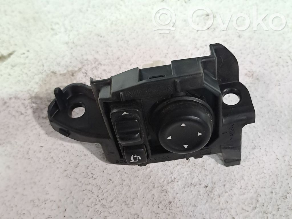 Comutator oglinzi laterale   255704EA1B
