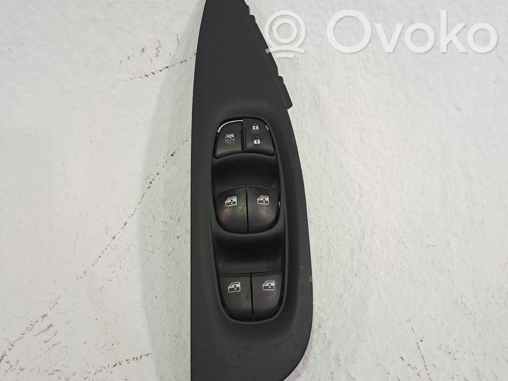 Nissan Qashqai Interruttore di controllo dell’alzacristalli elettrico