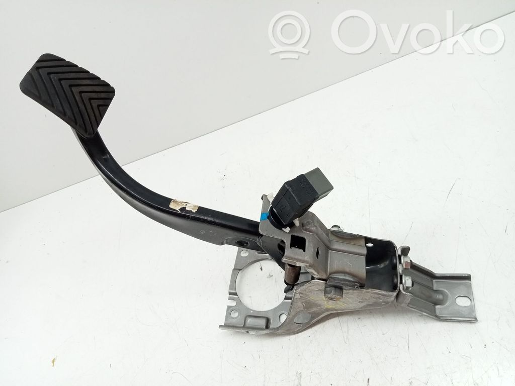 Pedal de freno   328003X100