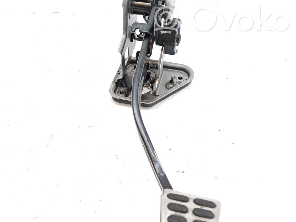 Pedal de embrague   32802F1015