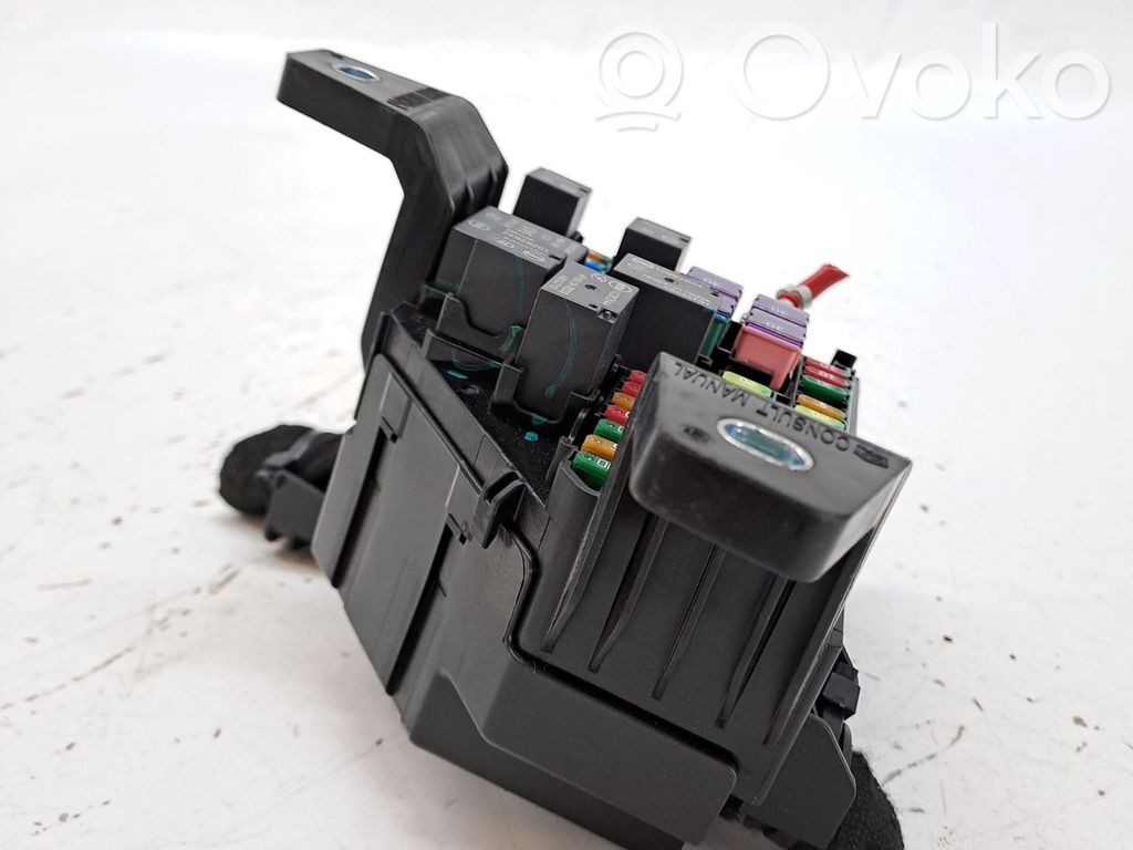 Module de fusibles   10854310