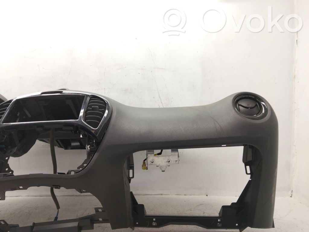 Nissan Juke I F15 Bord 