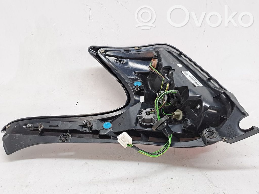 Nissan Juke I F15 Lampada fanale posteriore
