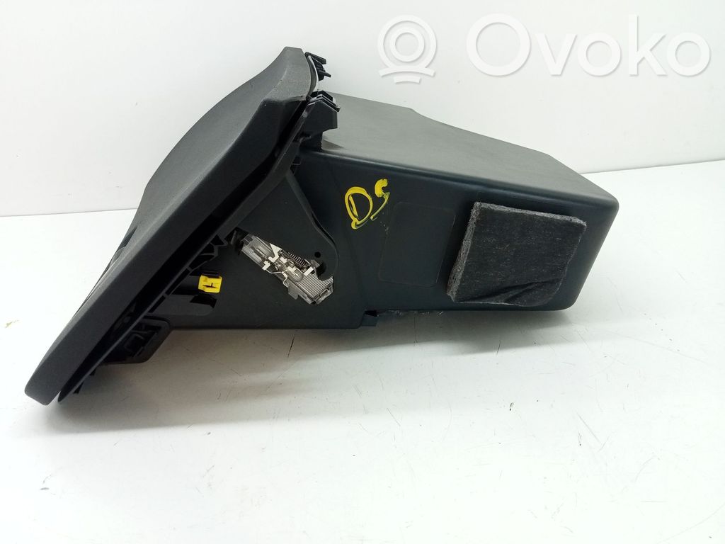 Hansikaslokero   8247S6