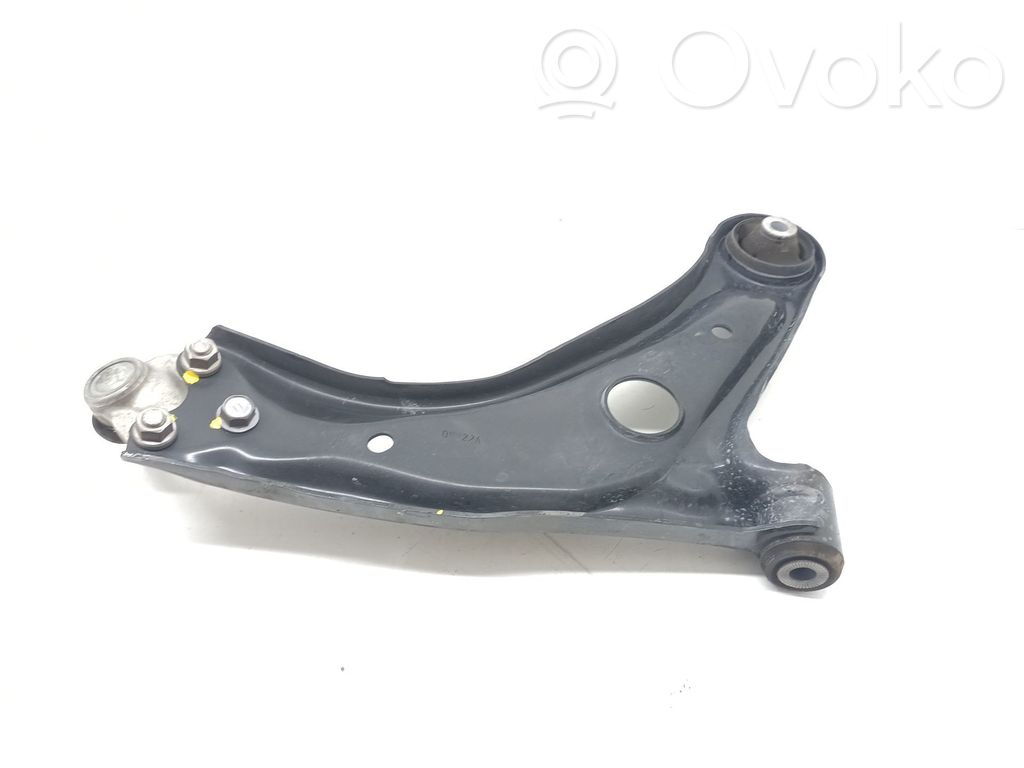Toyota Yaris Basculă inferioară față