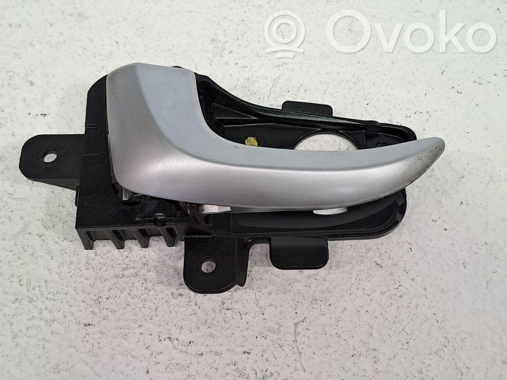 Manecilla interna puerta trasera   82610A6010