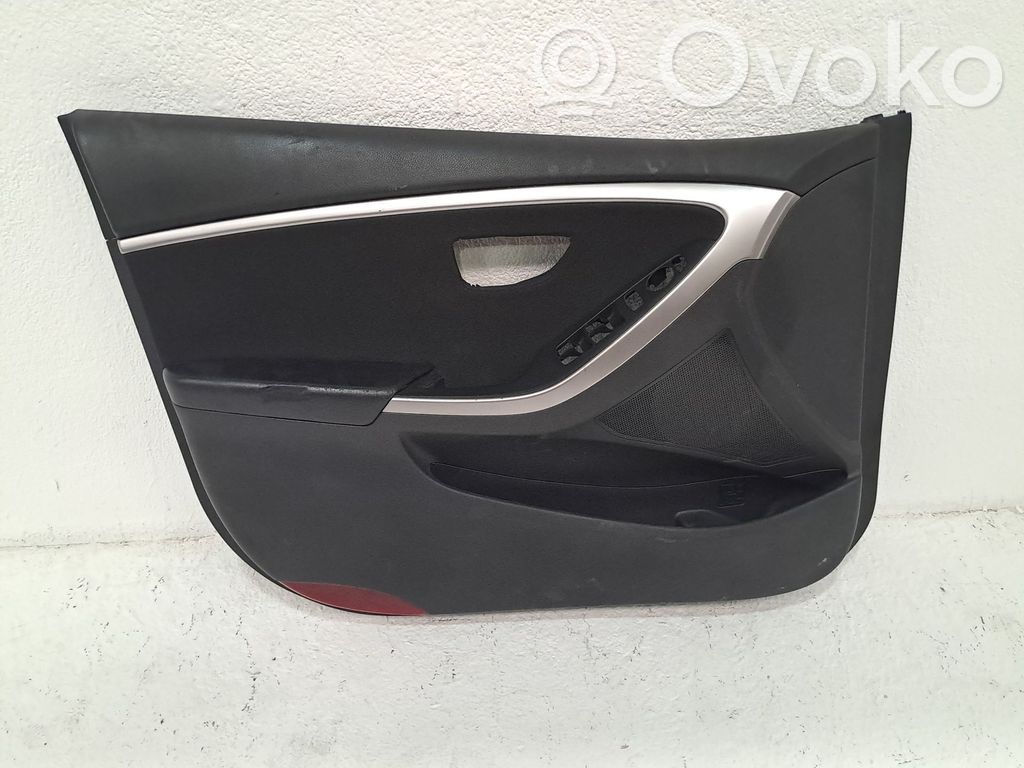 Hyundai i30 Revestimiento de puerta delantera 